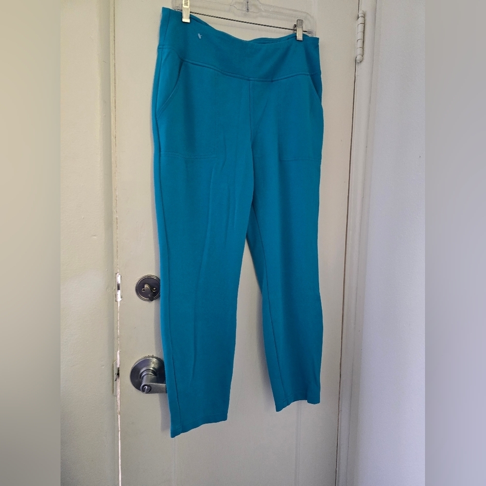 Jaanuu Women's Vibrant Blue Cropped Pants
